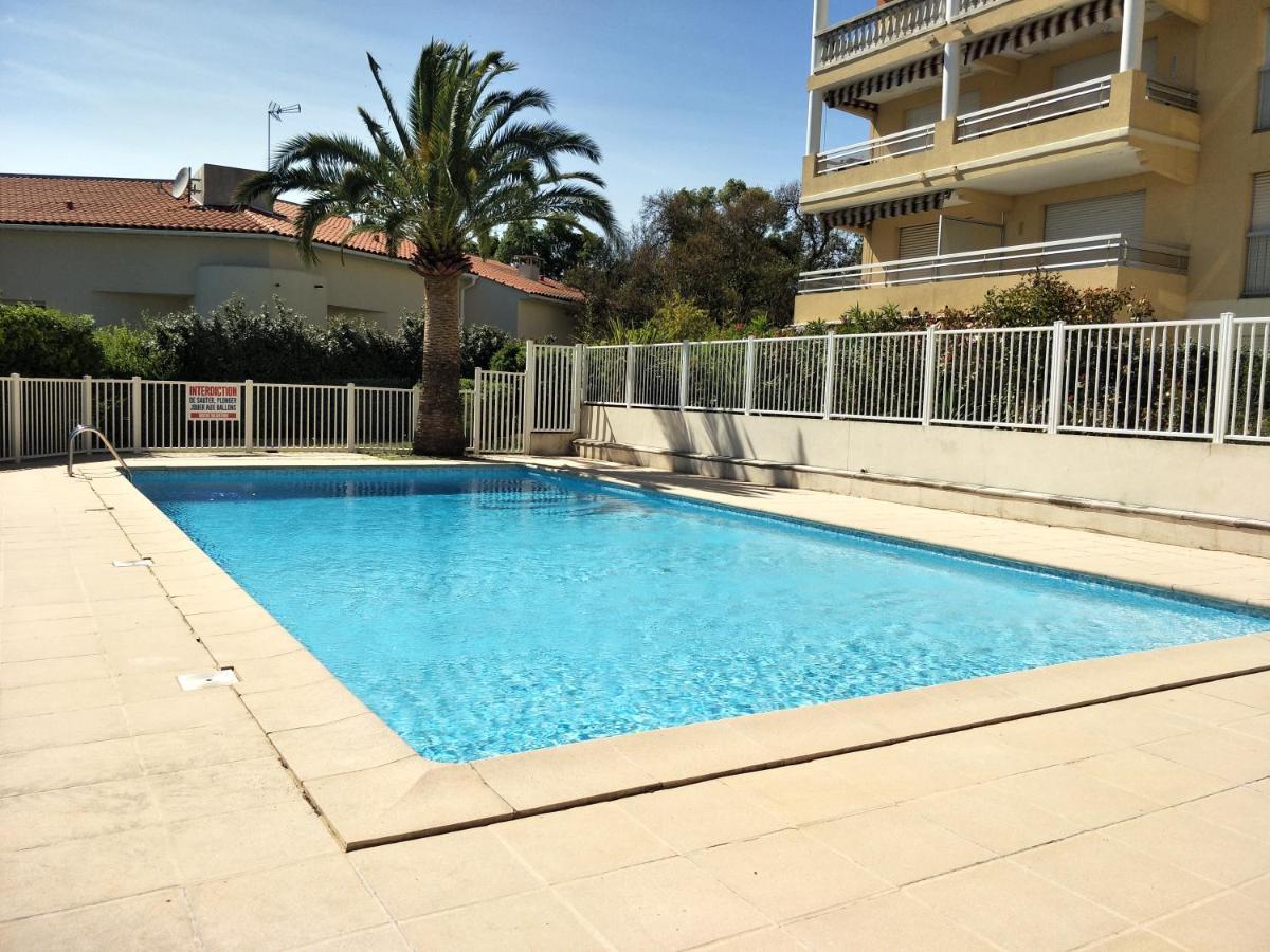 Appartement Face A La Plage Saint-Raphaël Exteriér fotografie